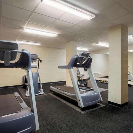 Travelodge By Wyndham Livonia Dış mekan fotoğraf
