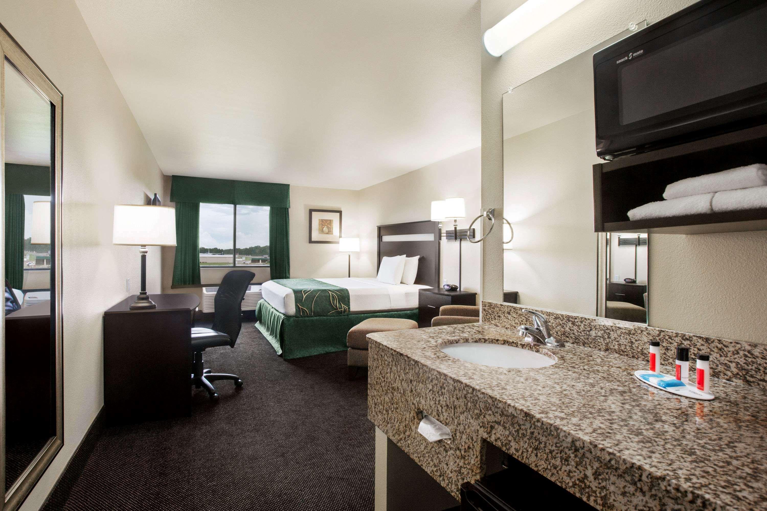 Travelodge By Wyndham Livonia Dış mekan fotoğraf