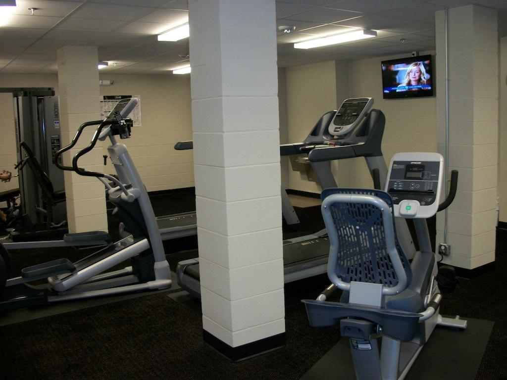 Travelodge By Wyndham Livonia Dış mekan fotoğraf