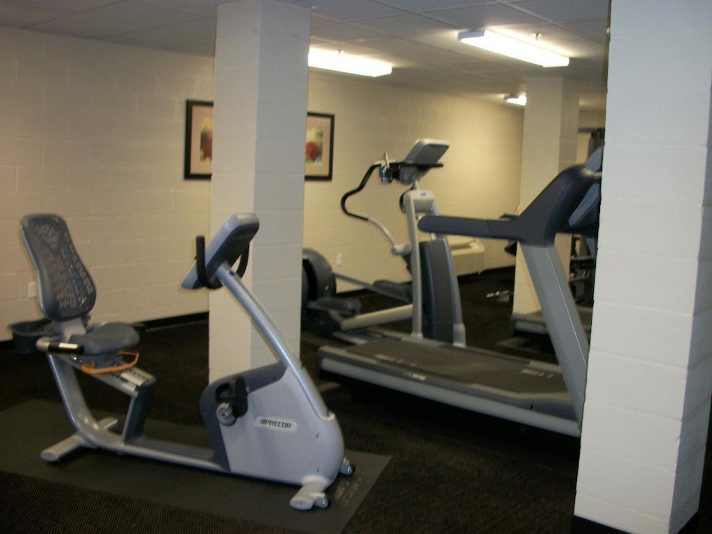 Travelodge By Wyndham Livonia Dış mekan fotoğraf
